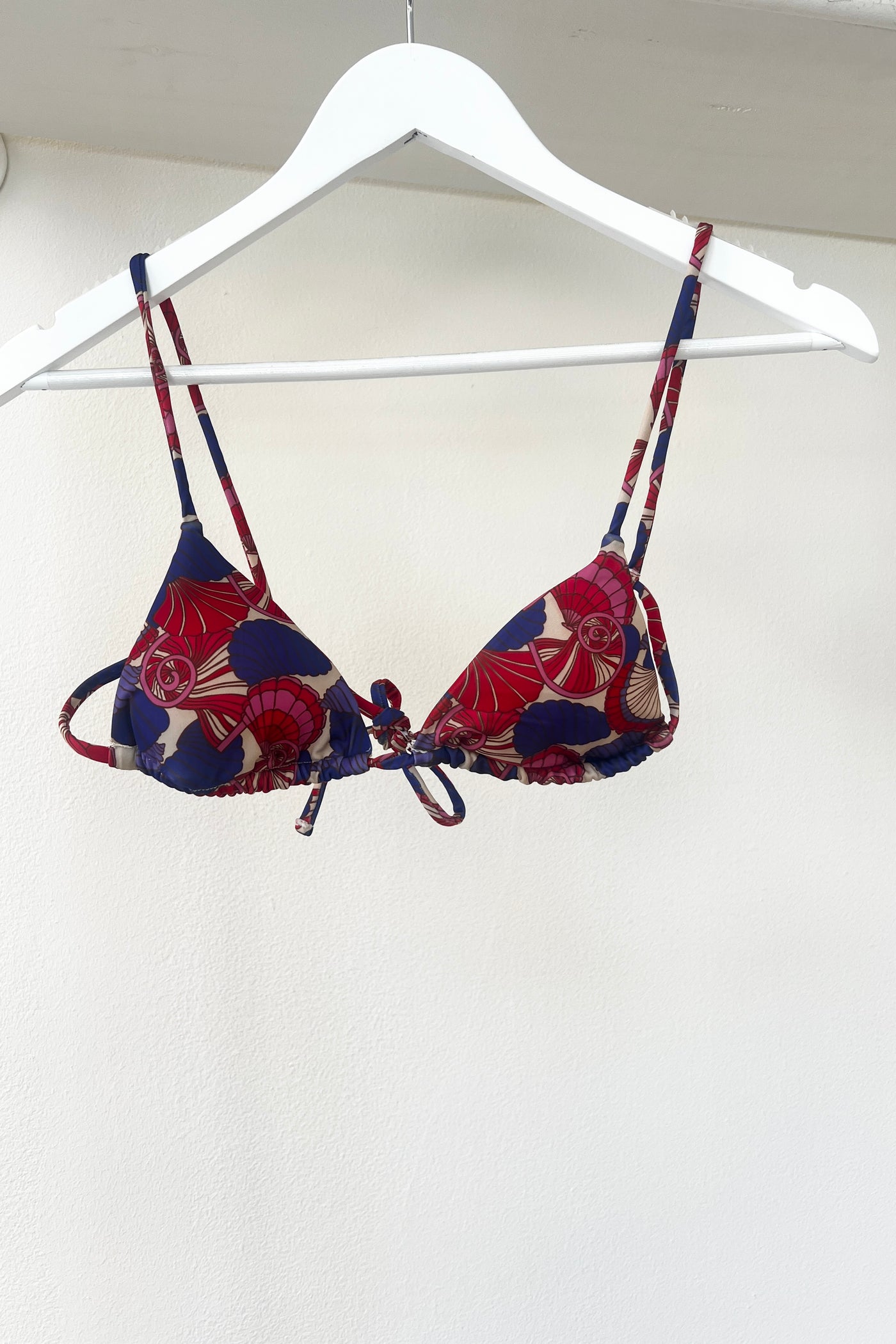 Seashell String Top Padded Sample