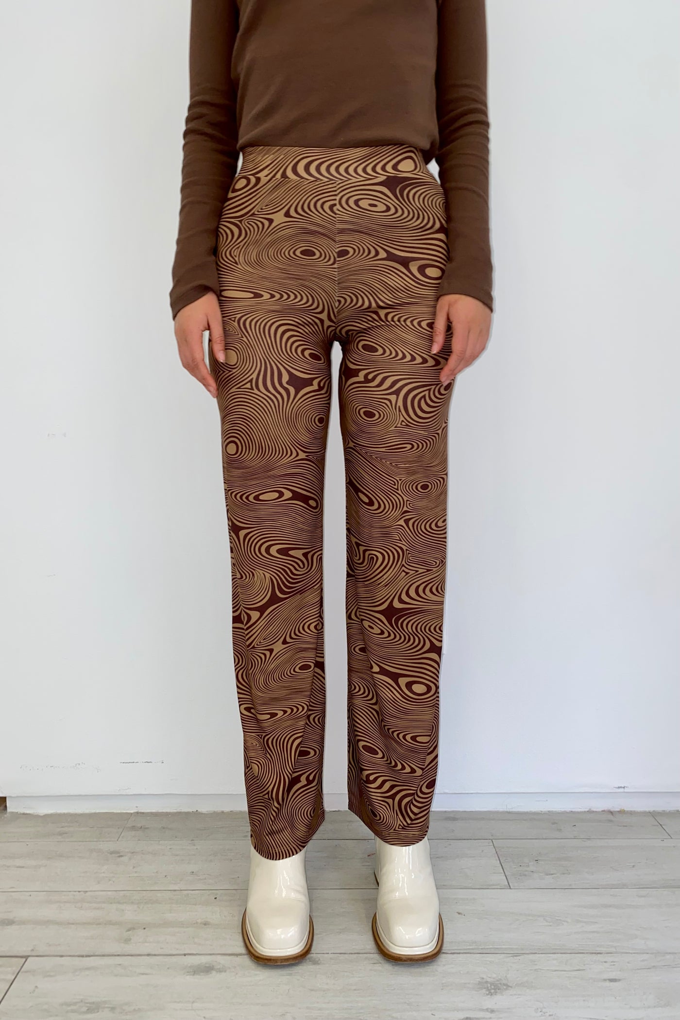 Zadie Pant - Woodgrain