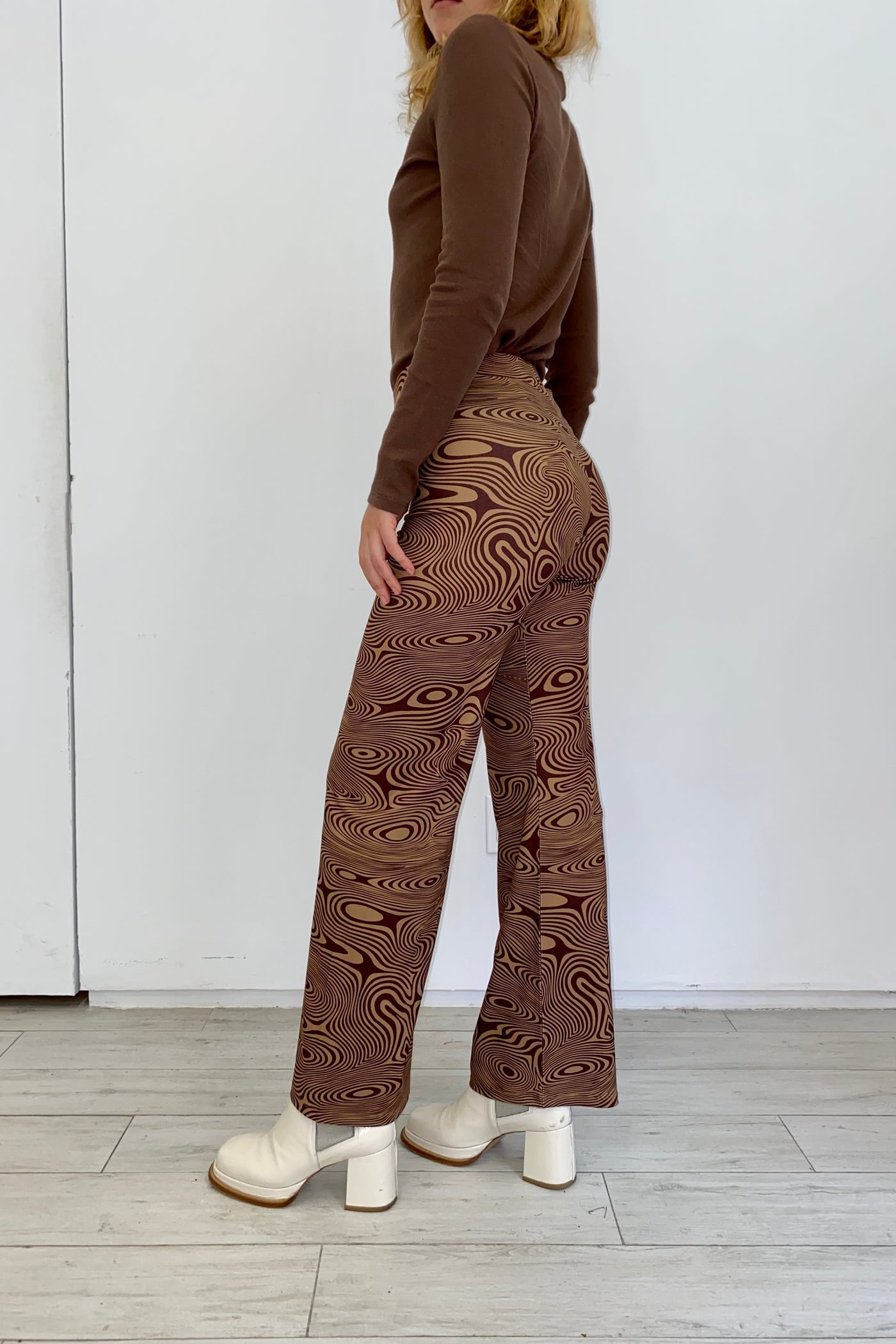 Zadie Pant - Woodgrain